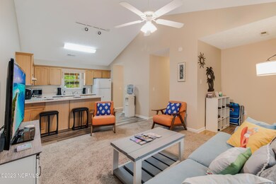 124 NE 10th-8