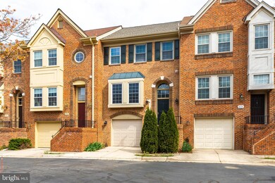 8036 Merry Oaks Ct, Vienna, VA 22182 - photo 2