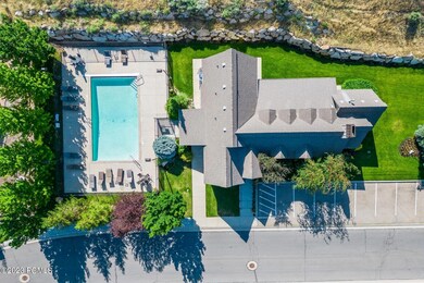 2_Aerial_1800x1200_4053371
