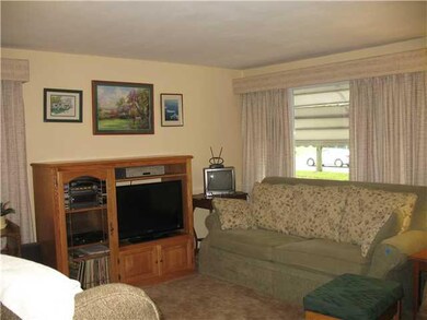 Living Room bright and spacious living room