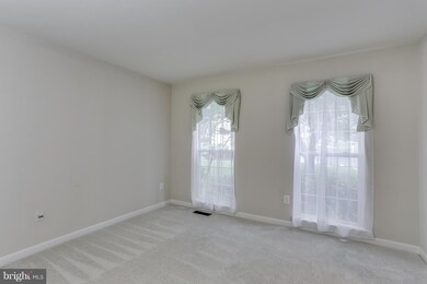 11245 Chaucers Ridge Ct, Laurel, MD 20723 - photo 7