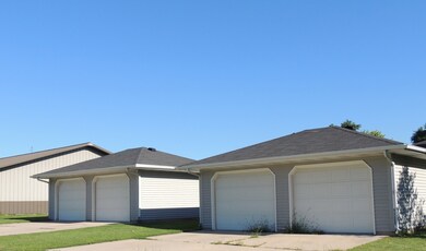 311 E 2nd St, Oglesby, IL 61348 - photo 7