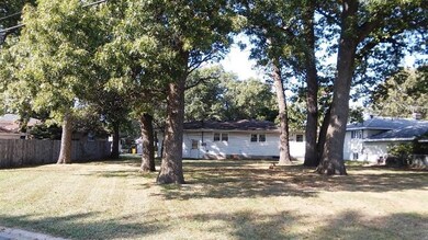921 S Park Dr, Griffith, IN 46319 - photo 2