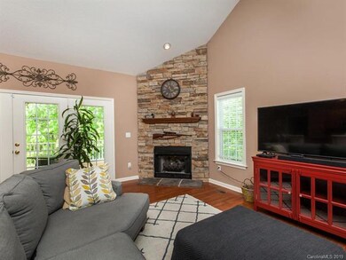 122 Baton Ln, Hendersonville, NC 28792 - photo 7