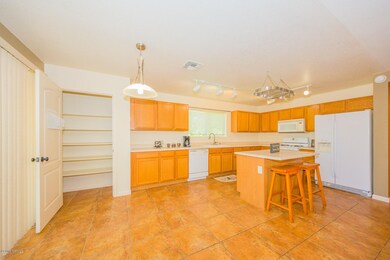 13586 kitchen 2
