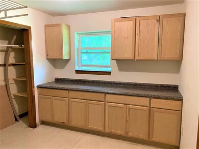 1104 Magnolia St, Gainesville, TX 76240 - photo 2