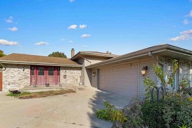 543 Hickory Ln, Munster, IN 46321 - photo 2