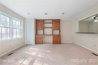 2436 Senior Dr, Charlotte, NC 28216 - photo 3