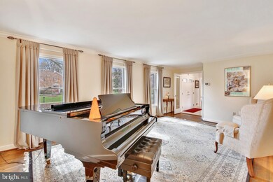 9003 Shad Ln, Potomac, MD 20854 - photo 5