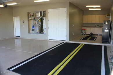 3 Car Garage + Workshop (1024x683)