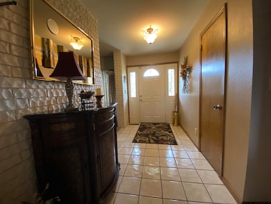 915 N Elm St, Mooreland, OK 73852 - photo 2