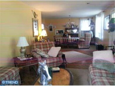 497 Manatawny St, Pottstown, PA 19464 - photo 3