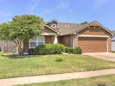 3016 N 22nd St, Broken Arrow, OK 74012 - photo 2