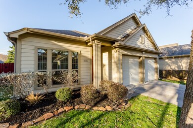 6026 Lynwood Banks Ln, Houston, TX 77092 - photo 2