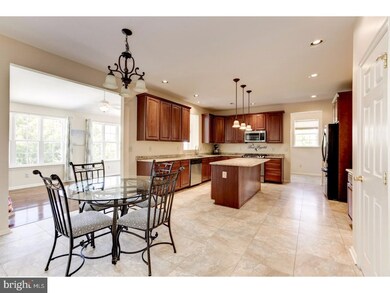 1004 Creekview Dr, Pennsburg, PA 18073 - photo 6