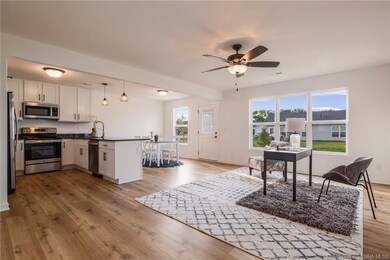 846 Wolf Run Park Blvd, Jeffersonville, IN 47130 - photo 4