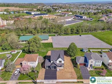 261 Maple St, Coplay, PA 18037 - photo 4