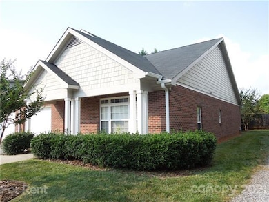 912 Davie Ave, Statesville, NC 28677 - photo 2