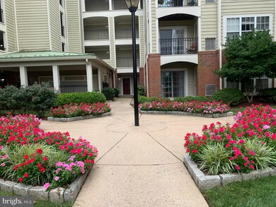 Quaker Hill Community unit 118, Alexandria, VA 22314 - photo 3