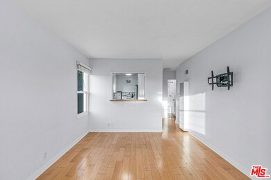 1352 Ocean Park Blvd unit F, Santa Monica, CA 90405 - photo 3