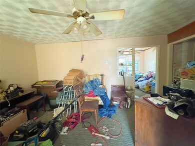 Miscellaneous room with carpet flooring and ceilin