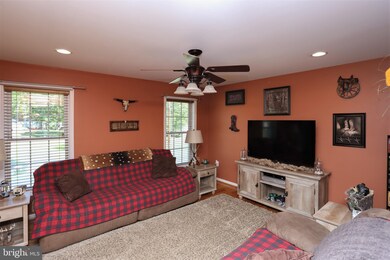 1826 Simms Ln, Hanover, MD 21076 - photo 4