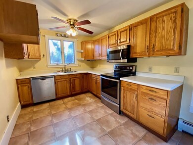 72 Maple St, Greenfield, MA 01301 - photo 5