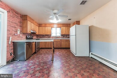 1002 Summit Ave, Schwenksville, PA 19473 - photo 7