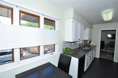 4110 30th St, Des Moines, IA 50310 - photo 2