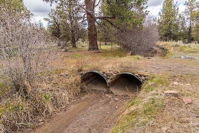 19725 Connarn Rd, Bend, OR 97701 - photo 4