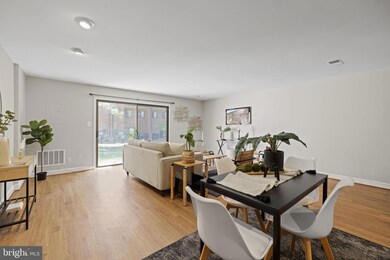 3743 Madison Ln unit B, Falls Church, VA 22041 - photo 5