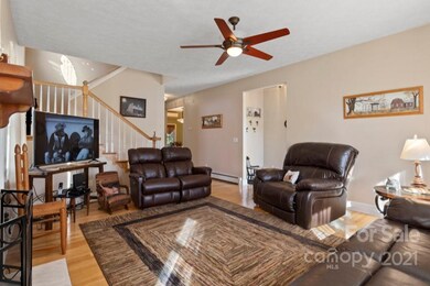 22 Dogwood Cir unit 13, Burnsville, NC 28714 - photo 7