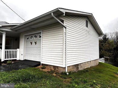 315 Grand Ave, Keyser, WV 26726 - photo 4