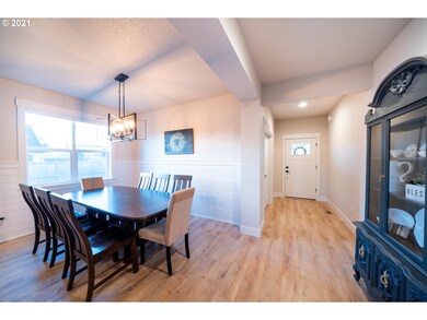 320 E Washington St, Carlton, OR 97111 - photo 4