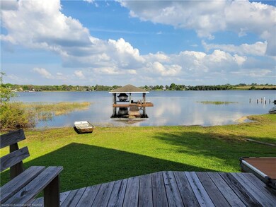 933 Lake Dr E, Lake Placid, FL 33852 - photo 4