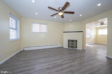 7016 Clover Ln, Upper Darby, PA 19082 - photo 4