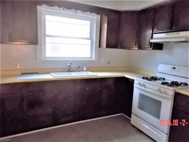 1844 E 32nd St, Lorain, OH 44055 - photo 4