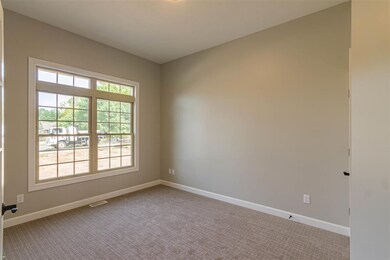 18070 Cloverleaf Dr S, South Bend, IN 46637 - photo 3