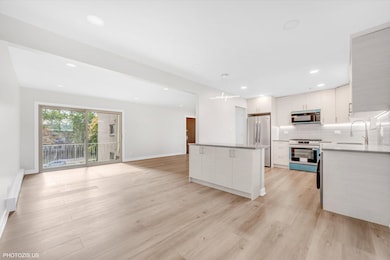 1640 W Sherwin Ave unit 3B, Chicago, IL 60626 - photo 5