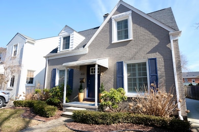 430 Fisher Rd, Grosse Pointe Farms, MI 48230 - photo 3