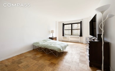 Lincoln Towers unit 9K, New York, NY 10023 - photo 6