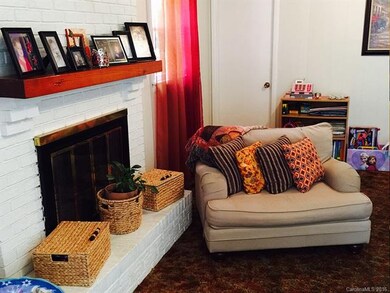 723 Duncan Hill Rd, Hendersonville, NC 28792 - photo 2