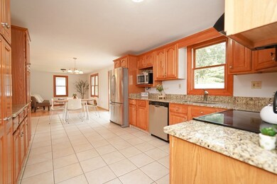 52 Wexford Dr, Mansfield, MA 02048 - photo 6