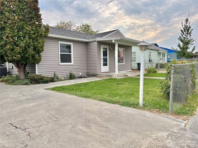 2207 W Spruce St, Moses Lake, WA 98837 - photo 6