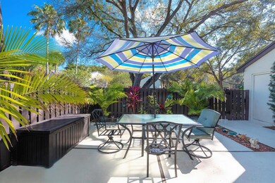 3669 Cocoplum cir-3