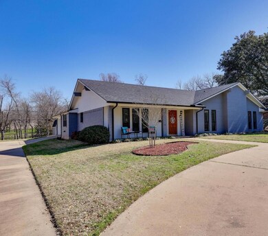 918 Cook Dr, Grand Prairie, TX 75050 - photo 2