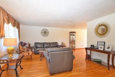 3 Franklin Square unit H, Randolph, MA 02368 - photo 4