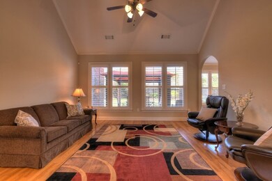 17x16 Living Room with Hardwood, High Smooth   Cei