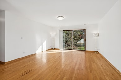 1108 Castilian Ct unit E221, Glenview, IL 60025 - photo 4