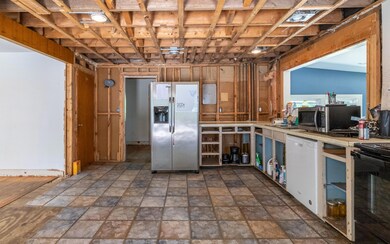 06-15-22 303 Middle-11